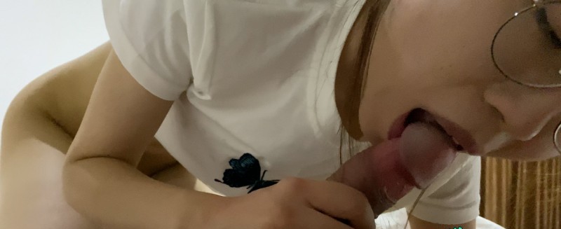 貴州美容院老板娘 孫憶夢 旅遊期間艷遇帥氣小伙 在酒店拍下口交吃雞巴不雅影片慘遭流出 騷浪母狗徹底傻眼 - 